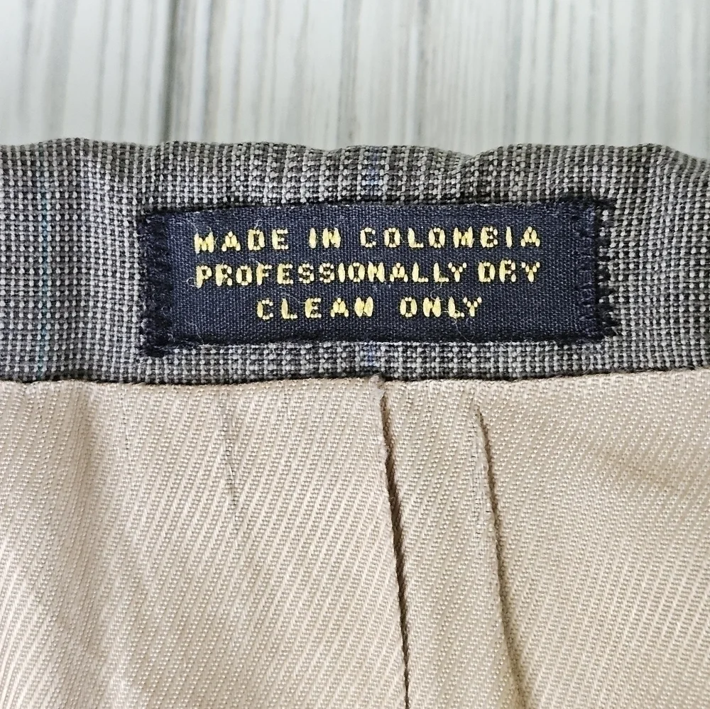Oscar de la Renta Vintage Tailored Plaid Blazer in Grey and Camel Size 41R